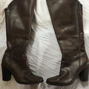 Stylish and sexy Dallas knee high brown leather fashion boots size 7